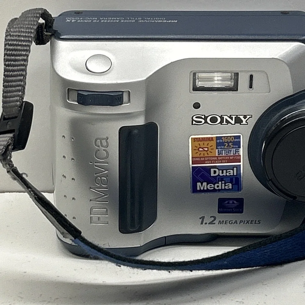 Sony MVC-FD100 ‼️UNTESTED‼️- Inc. Battery And Charger